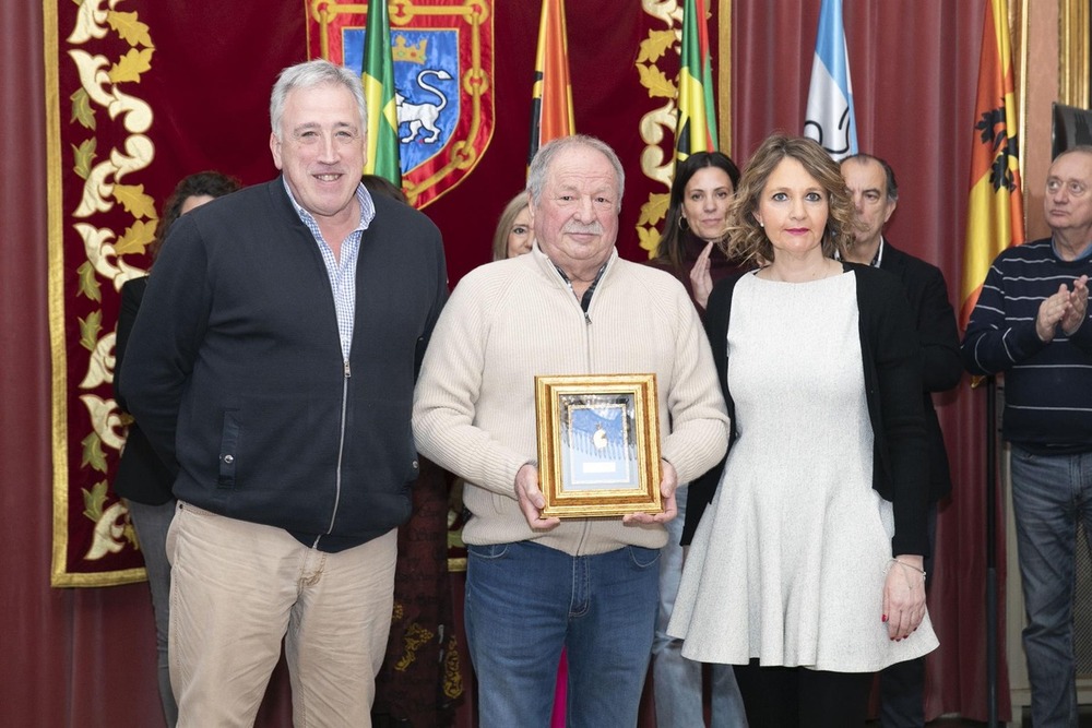 Las Amigas y Amigos del Sáhara reciben el Haba de Oro