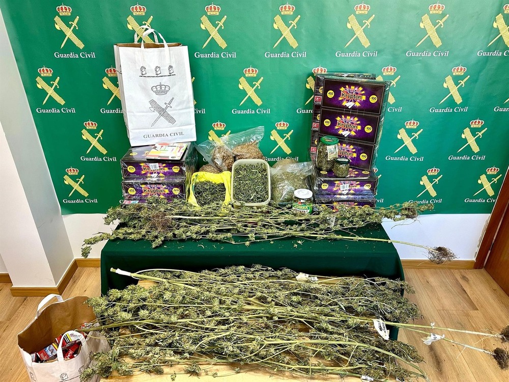 Marihuana y objetos encontrados en el trastero de Berriozar