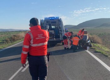 Se da a la fuga tras sufrir un accidente con un motorista