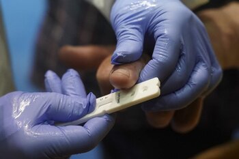 Navarra multiplica por siete las ventas de test de antígenos