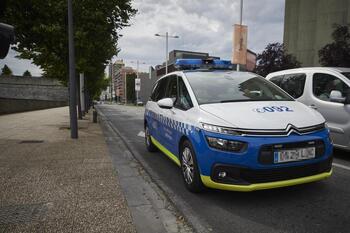 Dos policías heridos en una detención en una villavesa