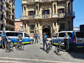 Patrullas en bicicleta vigilarán 8 barrios de Pamplona