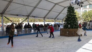 La pista de patinaje sobre hielo estrena ubicación