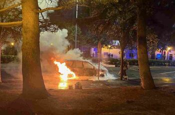 Arde un vehículo en la avenida de Navarra