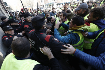 El Parlamento condenará el intento de asalto