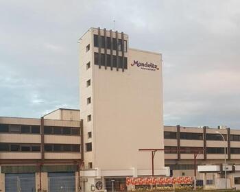 Continúa la huelga indefinida en la fábrica Mondelez (Viana)