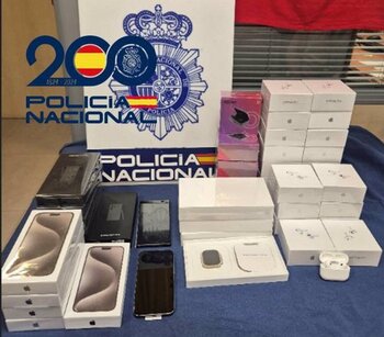 Incautados móviles falsos que iban a venderse en San Fermín