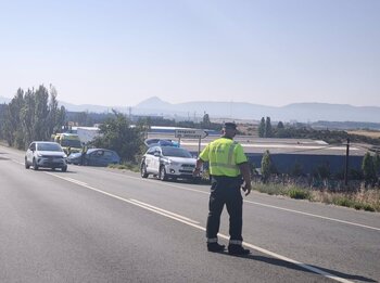 Herida tras una colisión entre dos turismos en Berrioplano