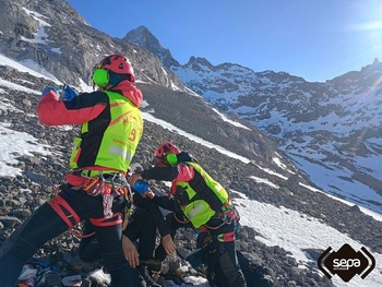 Hallan con vida al montañero perdido en Picos de Europa