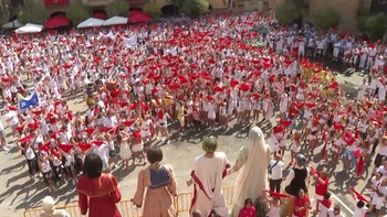 Un caluroso y multitudinario cohete abre la fiesta de Falces