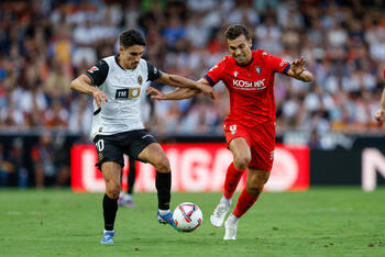 Osasuna mejora a domicilio y suma un punto en Mestalla