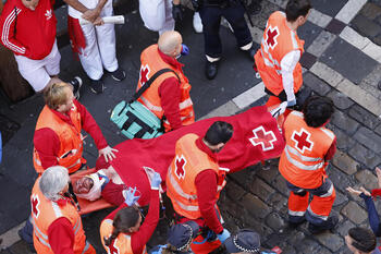 Cruz Roja atiende a 36 personas tras el primer encierro
