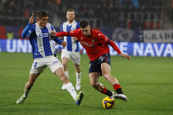 Osasuna se topa con Sivera y suma un punto frente al Alavés