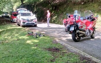 Herido grave un ciclista tras chocar con una moto en Lesaka
