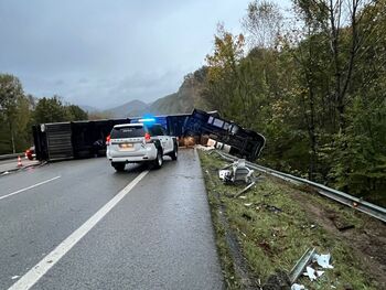 Herido un camionero tras volcar en Lekunberri