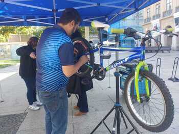 Pamplona promueve un correcto mantenimiento de bicicletas