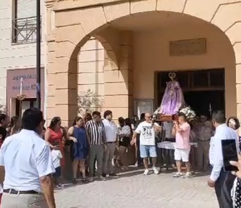 La Virgen del Cisne acaba por los suelos en Peralta