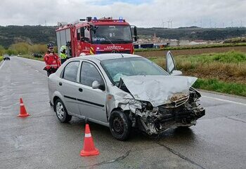 Aparatoso accidente de tráfico en Funes