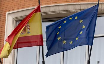 Bruselas salva a España del expediente de déficit excesivo
