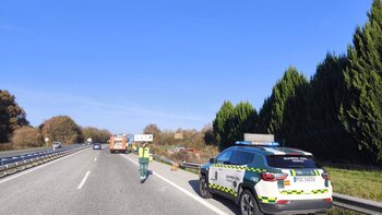 Un conductor herido grave por una salida de vía en Larraun