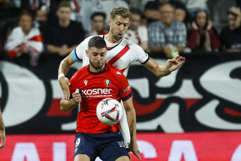 Un Osasuna de dos caras cae en Vallecas