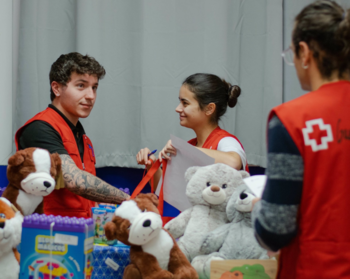 ‘Cruz Roja Juventud’ reparte 324 juguetes