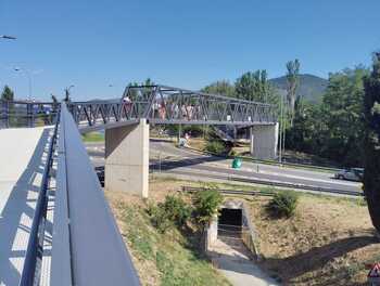 Abierta la nueva pasarela que conecta Arre con Villava