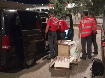 Sorprendidos en la AP-15 con 14.000 cajetillas de tabaco