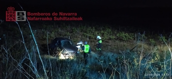 Un trasladado por el vuelco de su vehículo en la N-122