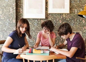 La tasa de alumnos que termina la ESO se estanca